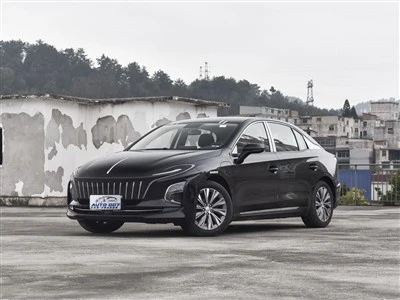 Električni avtomobil Hongqi EQM5